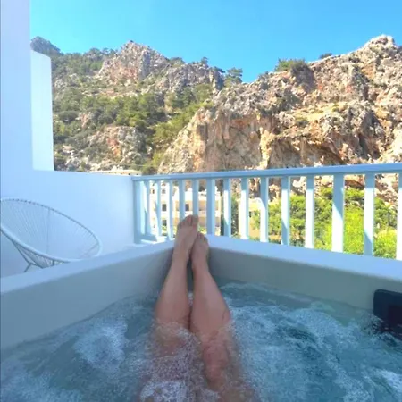 Enilion Luxury Suites Kyra Panagia Exterior foto